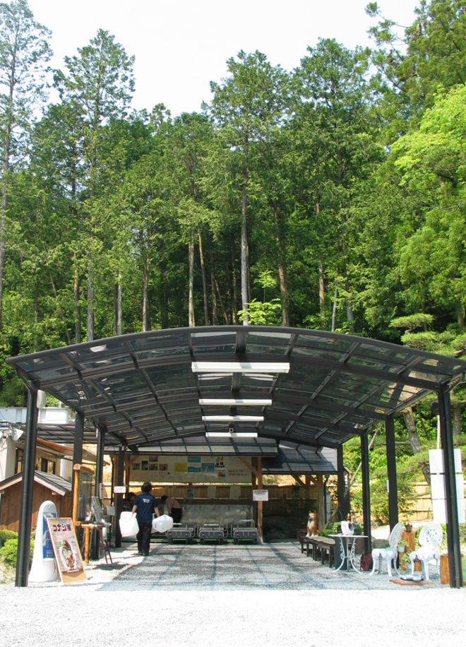 白山命水採水地　水の駅